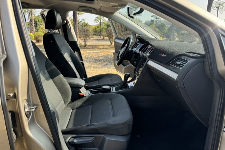 Used Volkswagen Golf 2018 230TSI Automatic Comfort Model Interior 4