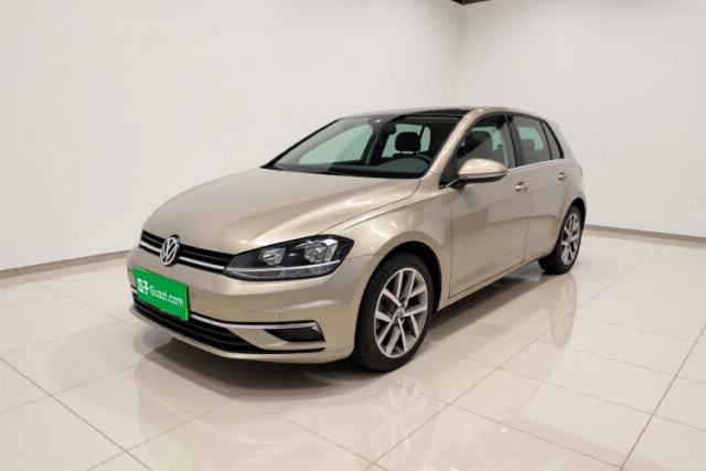 Ojetý Volkswagen Golf 2018 230TSI Automatic Luxury Version