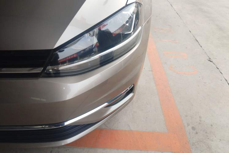 Used Volkswagen Golf 2018 230TSI Automatic Comfort Model Left Front Headlight