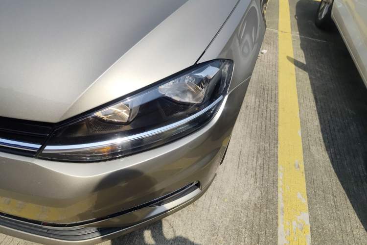 Used Volkswagen Golf 2018 230TSI Automatic Comfort Model Left Front Headlight