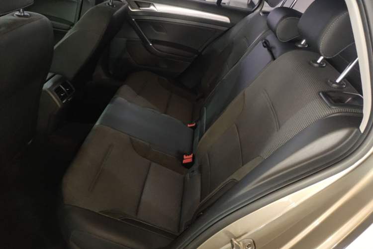 Used Volkswagen Golf 2018 1.6L Automatic Comfort Model Left Rear Seat