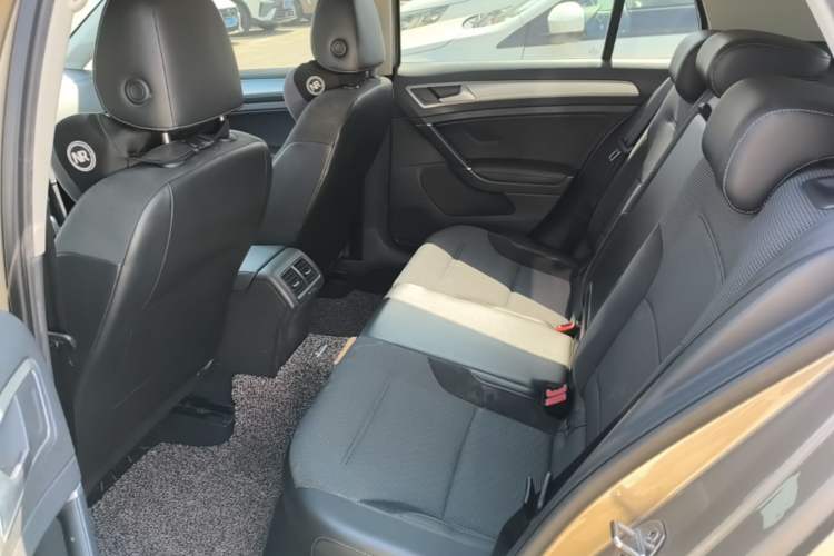 Used Volkswagen Golf 2018 230TSI Automatic Comfort Model Left Rear Seat