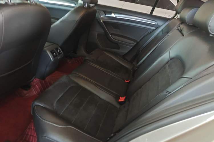 Used Volkswagen Golf 2018 230TSI Automatic Luxury Version Left Rear Seat