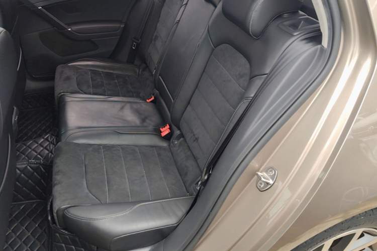 Used Volkswagen Golf 2018 230TSI Automatic Luxury Version Left Rear Seat