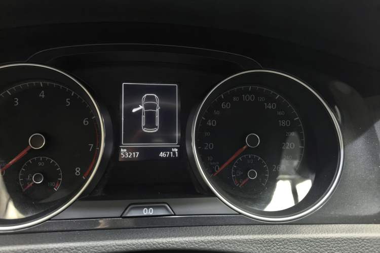Used Volkswagen Golf 2018 1.6L Automatic Comfort Model Odometer Close Up