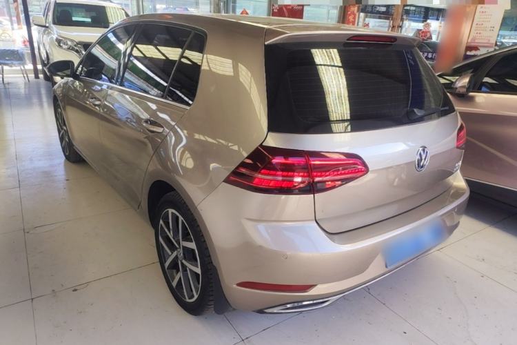 Used Volkswagen Golf 2018 230TSI Automatic Luxury Version Rear Left 45 Deg