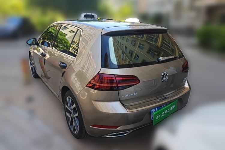 Used Volkswagen Golf 2018 230TSI Automatic Luxury Version Rear Left 45 Deg