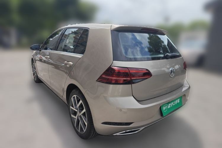 Used Volkswagen Golf 2018 230TSI Automatic Luxury Version Rear Left 45 Deg