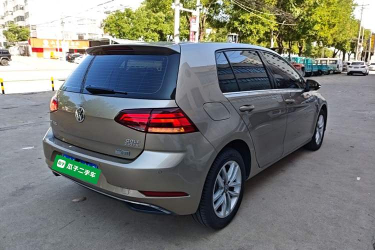 Used Volkswagen Golf 2018 230TSI Automatic Comfort Model Rear Right 45 Deg