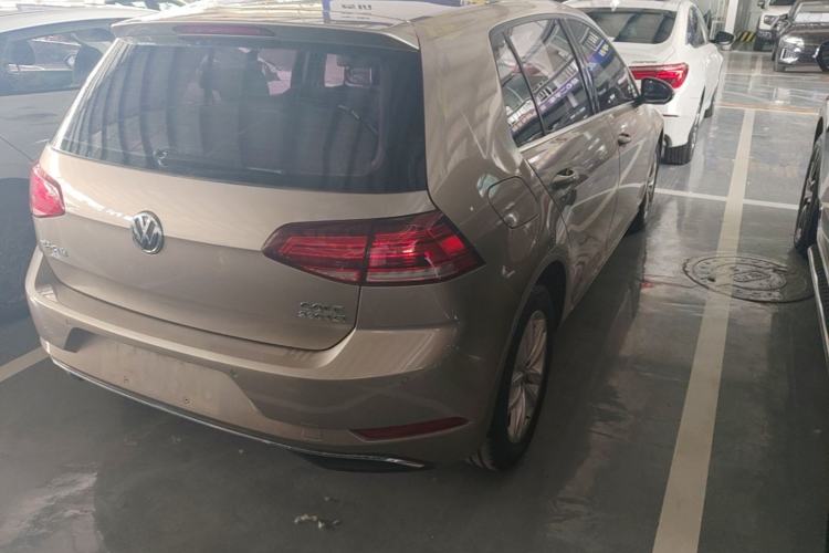 Used Volkswagen Golf 2018 230TSI Automatic Comfort Model Rear Right 45 Deg