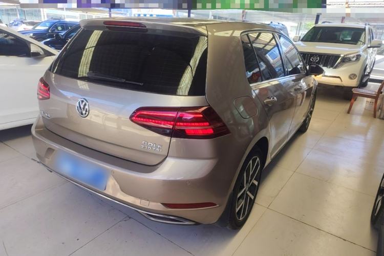 Used Volkswagen Golf 2018 230TSI Automatic Luxury Version Rear Right 45 Deg