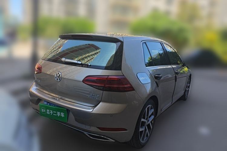 Used Volkswagen Golf 2018 230TSI Automatic Luxury Version Rear Right 45 Deg