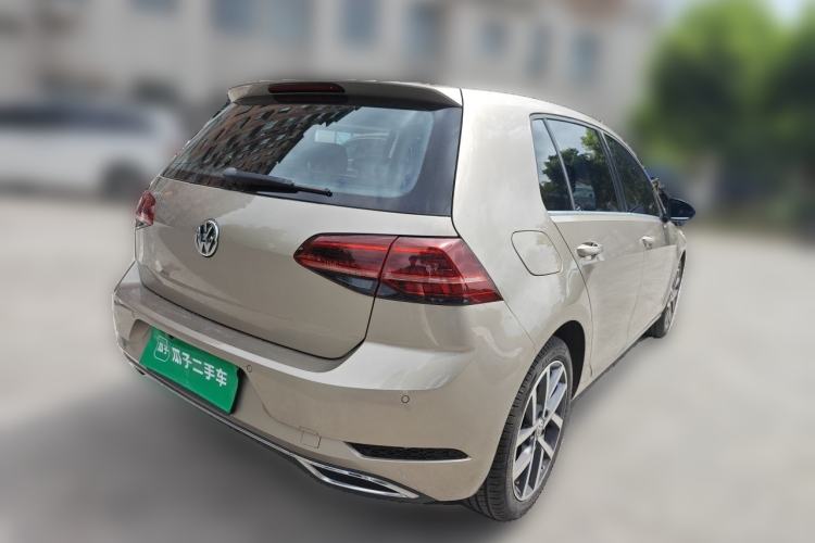 Used Volkswagen Golf 2018 230TSI Automatic Luxury Version Rear Right 45 Deg