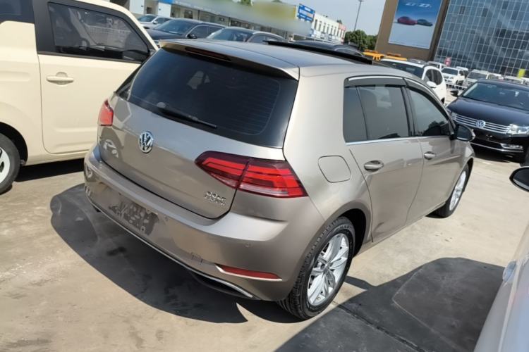 Used Volkswagen Golf 2018 230TSI Automatic Comfort Model Rear Right 45 Deg