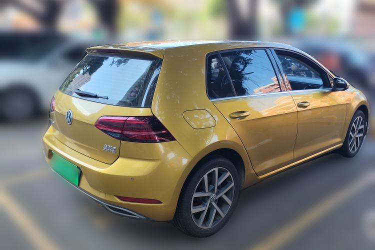 Used Volkswagen Golf 2018 230TSI Automatic Luxury Version Rear Right 45 Deg