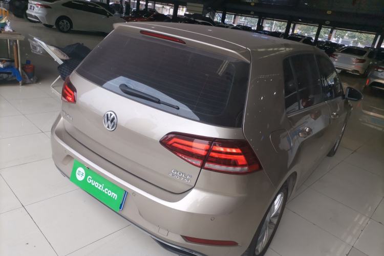 Used Volkswagen Golf 2018 230TSI Automatic Comfort Model Rear Right 45 Deg