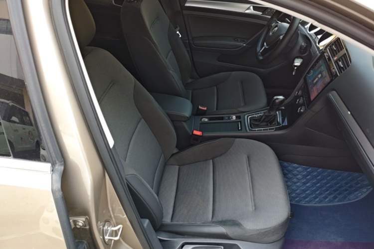 Used Volkswagen Golf 2018 230TSI Automatic Comfort Model Right Front Seat