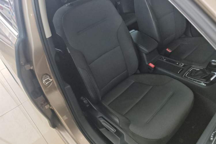 Used Volkswagen Golf 2018 1.6L Automatic Comfort Model Right Front Seat