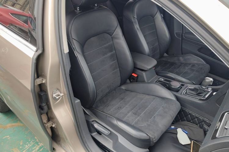 Used Volkswagen Golf 2018 230TSI Automatic Luxury Version Right Front Seat