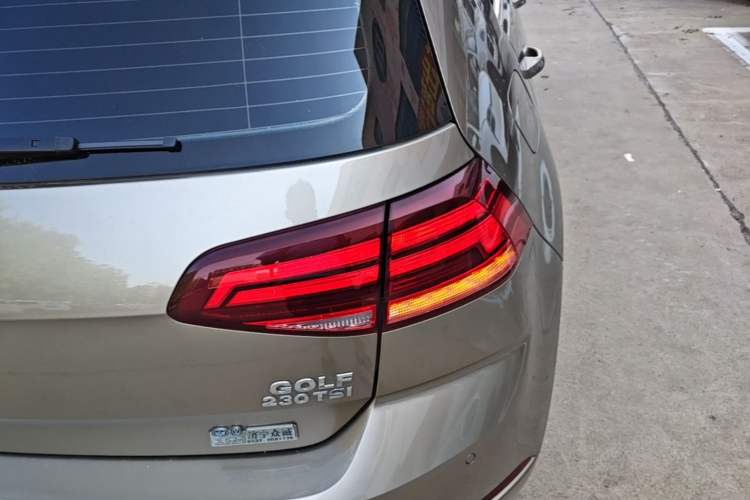 Used Volkswagen Golf 2018 230TSI Automatic Comfort Model Right Rear Taillight