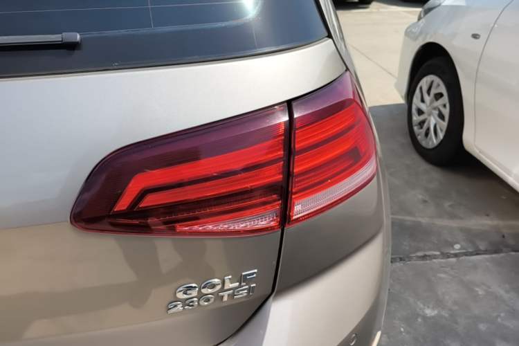 Used Volkswagen Golf 2018 230TSI Automatic Comfort Model Right Rear Taillight
