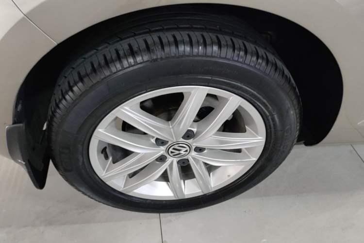 Used Volkswagen Golf 2018 1.6L Automatic Comfort Model Right Rear Wheel Hub