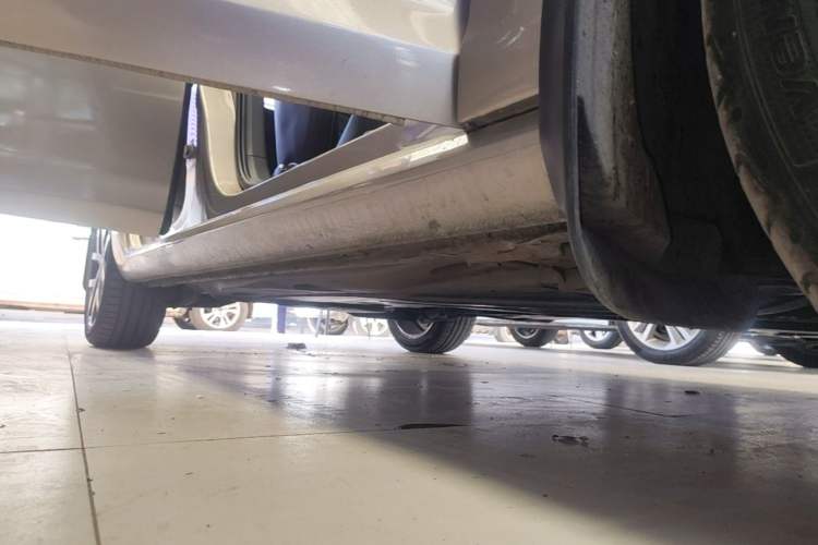 Used Volkswagen Golf 2018 230TSI Automatic Luxury Version Right Side Sill