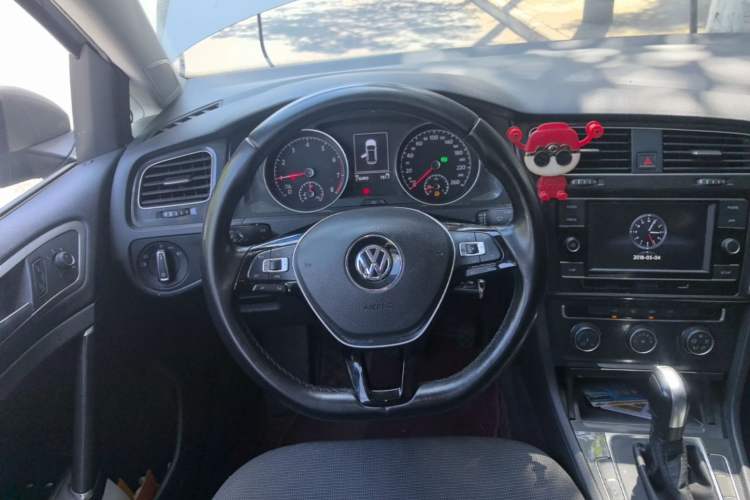 Used Volkswagen Golf 2018 230TSI Automatic Comfort Model Steering Wheel