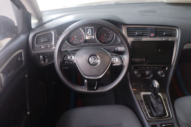 Used Volkswagen Golf 2018 230TSI Automatic Comfort Model Steering Wheel