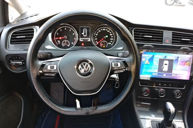 Used Volkswagen Golf 2018 230TSI Automatic Comfort Model Steering Wheel