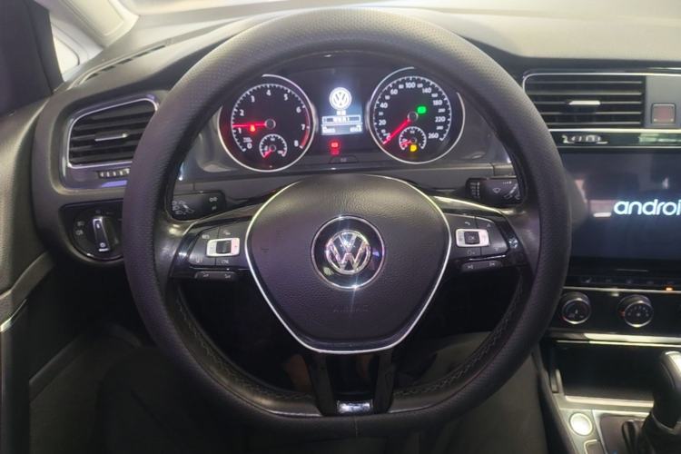 Used Volkswagen Golf 2018 230TSI Automatic Luxury Version Steering Wheel
