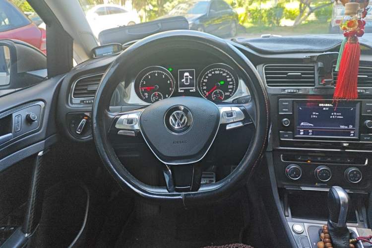 Used Volkswagen Golf 2018 230TSI Automatic Luxury Version Steering Wheel