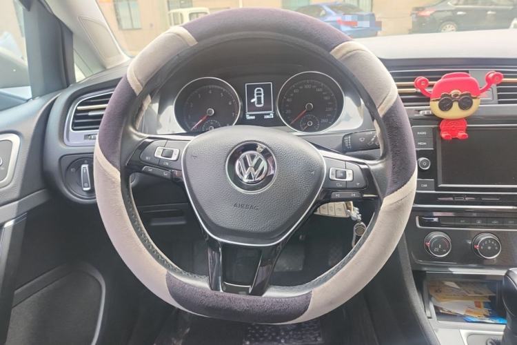 Used Volkswagen Golf 2018 1.6L Automatic Comfort Model Steering Wheel
