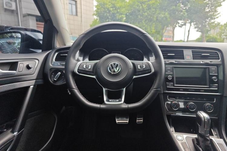 Used Volkswagen Golf 2018 230TSI Automatic Luxury Version Steering Wheel
