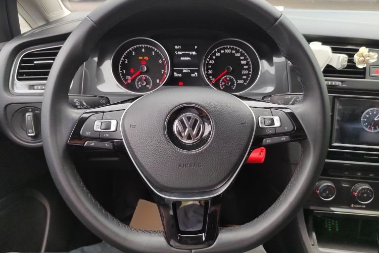 Used Volkswagen Golf 2018 230TSI Automatic Comfort Model Steering Wheel