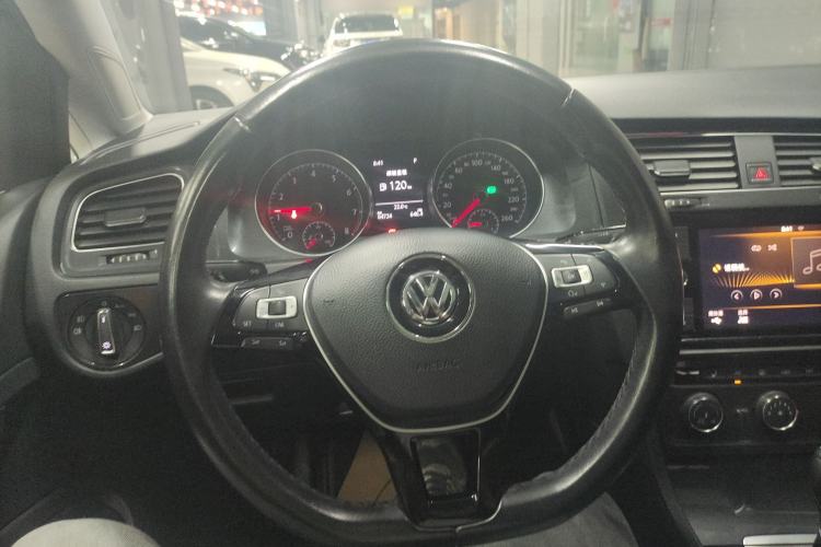 Used Volkswagen Golf 2018 230TSI Automatic Luxury Version Steering Wheel