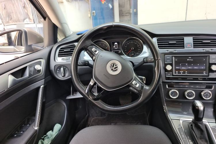 Used Volkswagen Golf 2018 230TSI Automatic Comfort Model Steering Wheel