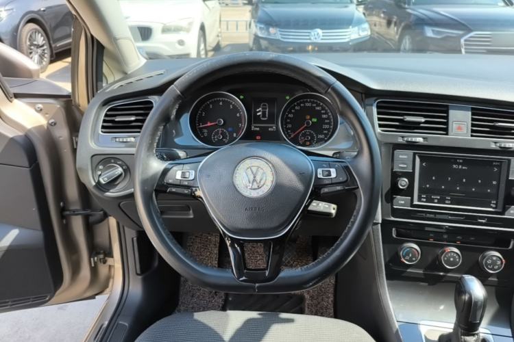 Used Volkswagen Golf 2018 230TSI Automatic Comfort Model Steering Wheel