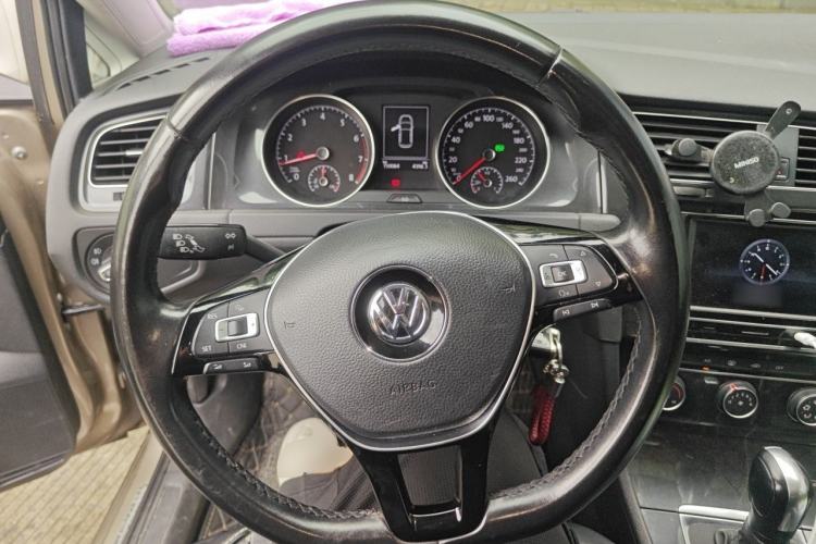 Used Volkswagen Golf 2018 1.6L Automatic Comfort Model Steering Wheel