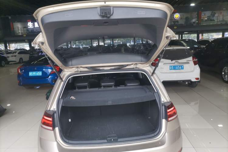 Used Volkswagen Golf 2018 230TSI Automatic Comfort Model Trunk