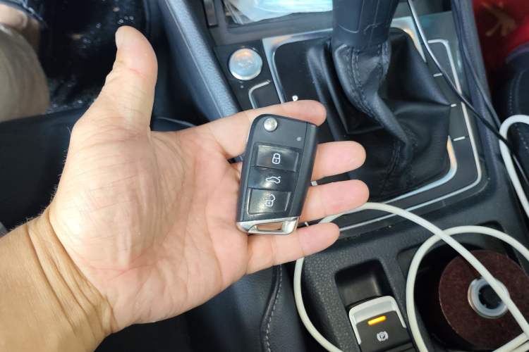 Used Volkswagen Golf 2018 230TSI Automatic Luxury Version Vehicle Key