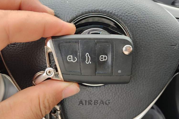 Used Volkswagen Golf 2018 230TSI Automatic Luxury Version Vehicle Key