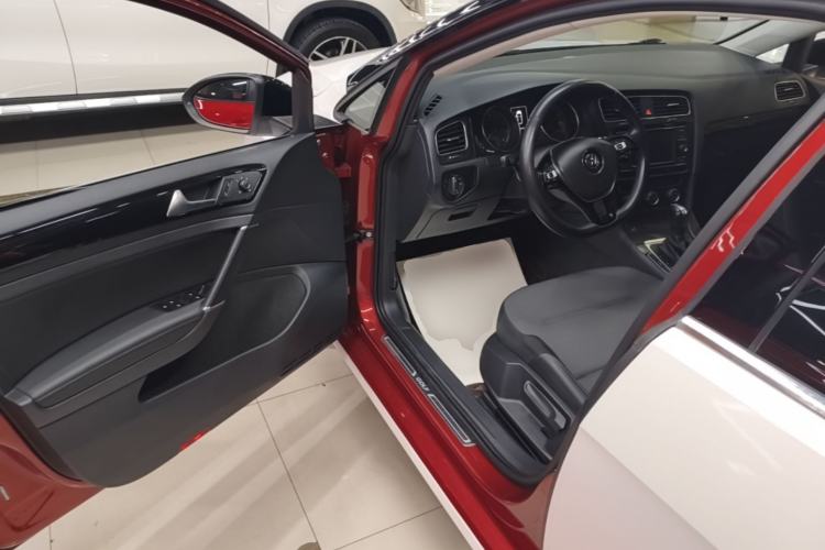 Used Volkswagen Golf 2018 230TSI Automatic Comfort Model Driver Seat
