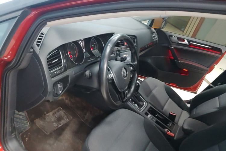 Used Volkswagen Golf 2018 230TSI Automatic Comfort Model Driver Seat