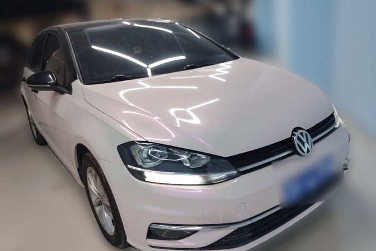 Used Volkswagen Golf 2018 230TSI Automatic Comfort Model Front Right 45 Deg