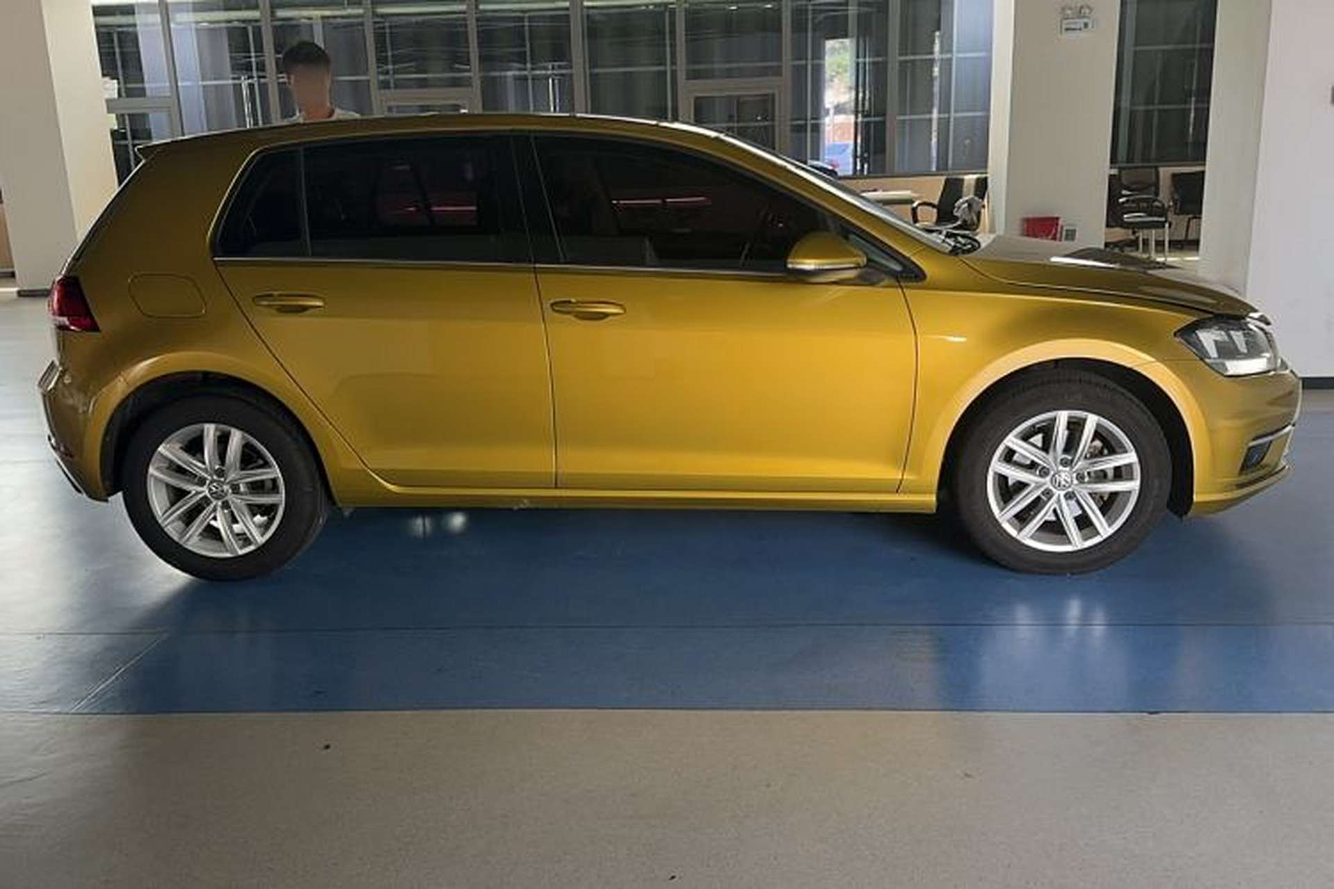 Used Volkswagen Golf 2018 230TSI Automatic Comfort Model Exterior 2