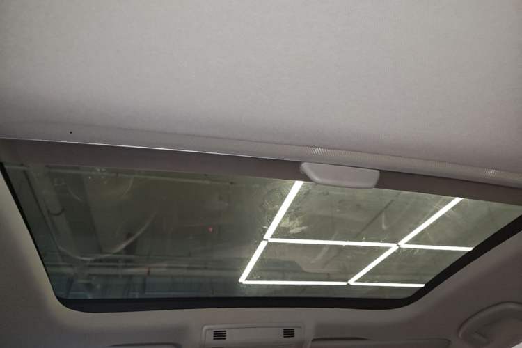 Used Volkswagen Golf 2018 230TSI Automatic Comfort Model Headliner