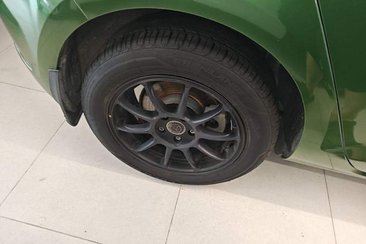 Used Volkswagen Golf 2018 230TSI Automatic Comfort Model Right Rear Wheel Hub