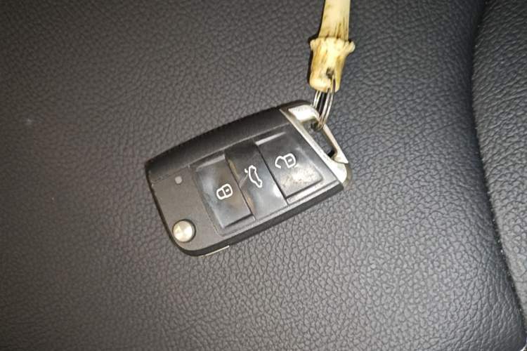 Used Volkswagen Golf 2018 230TSI Automatic Comfort Model Vehicle Key