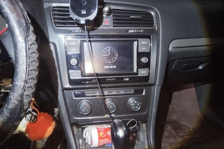 Used Volkswagen Golf 2018 230TSI Automatic Comfort Model Audio And AC Panel